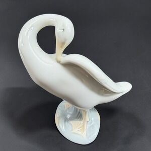 Lladro Swan Bird Figurine Preening Bird Porcelain Spain Glossy White 4 Inch